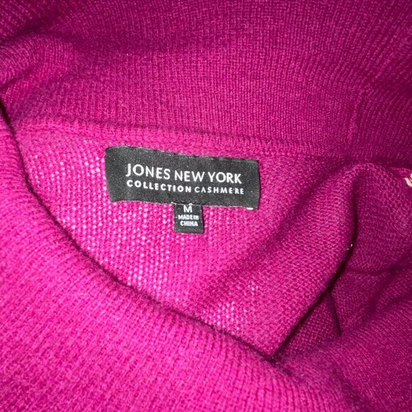 Jones New York Collection 100% Cashmere Sweater – Size M – Fuchsia Purple - Picture 3 of 6